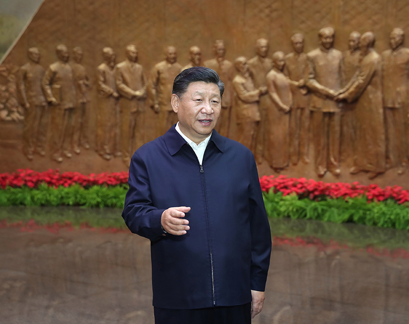 9月12日，中共中央總書記、國家主席、中央軍委主席習(xí)近平視察中共中央北京香山革命紀念地。這是習(xí)近平在香山革命紀念館參觀《為新中國奠基》主題展覽，并發(fā)表重要講話。